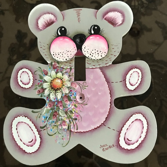 A lovely hand painted baby light switch cover. - Picture 1 of 3